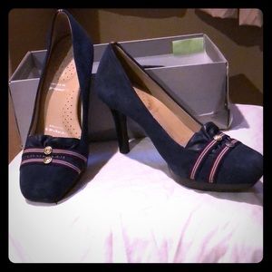Rockport SUPER RARE blue suede platform pumps.